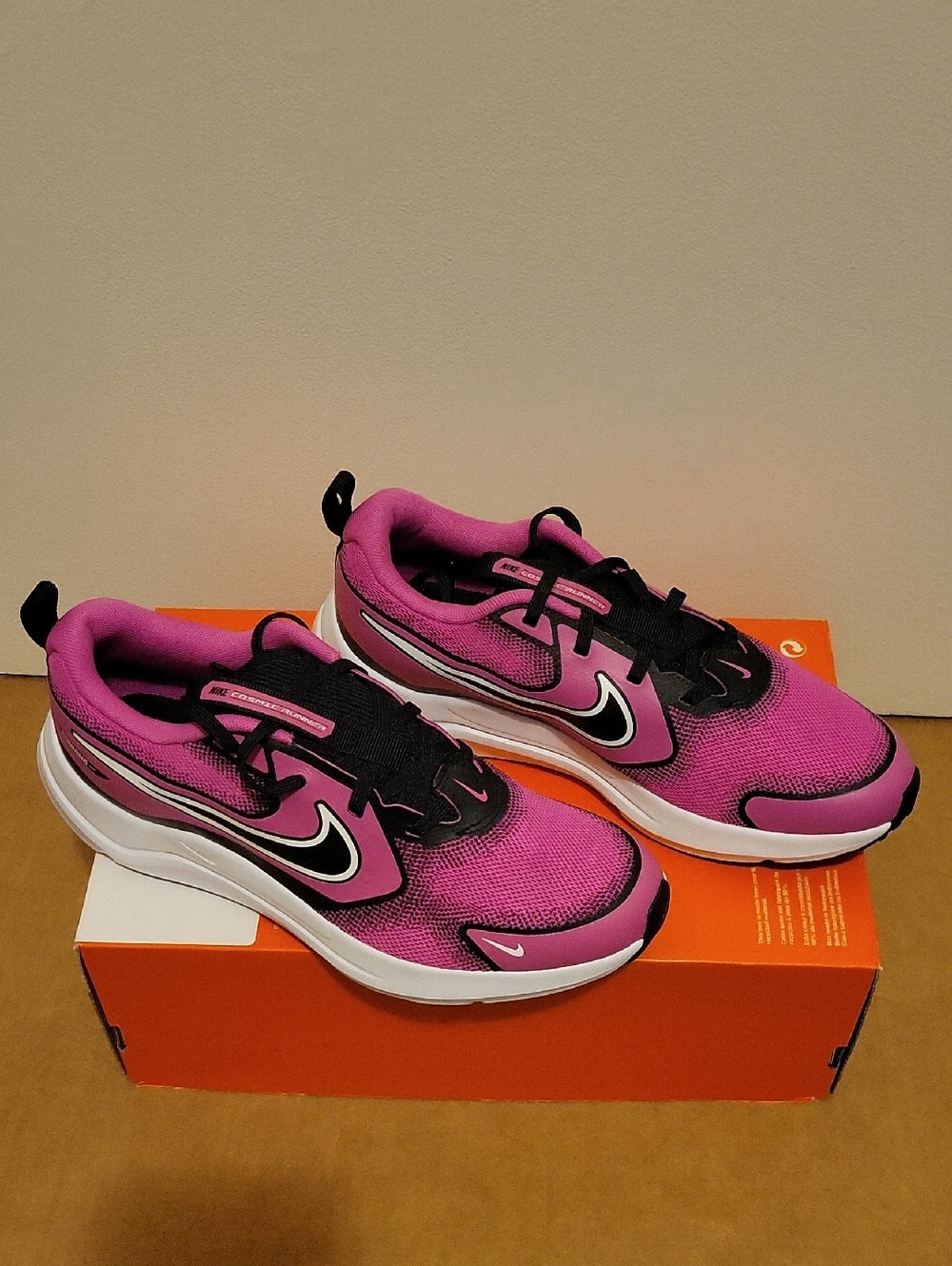 NWOB: NIKE Cosmic Runner